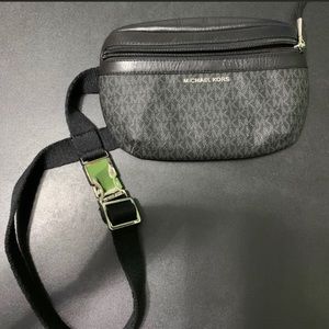 Authentic Michael Kors Fanny Pack